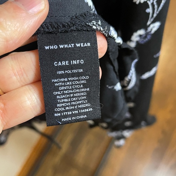 Who What Wear Sheer Black Floral Women’s Shirt - Picture 6 of 7